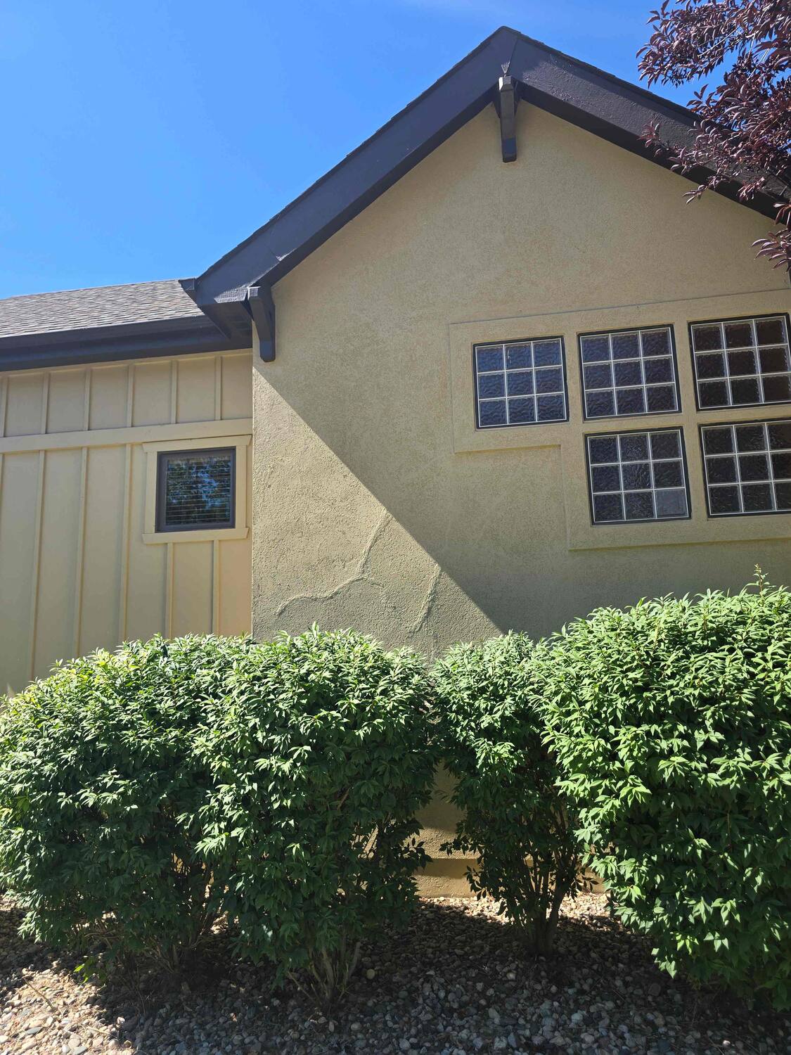 Painting stucco in Boulder Colorado - stucco home elevation ready for professional stucco repair and paint