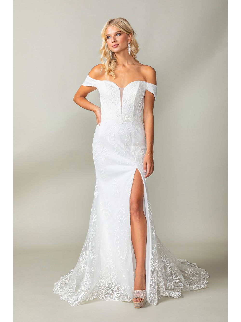 Elegant Lace Mermaid Bridal Gown with Off-the-Shoulder Neckline