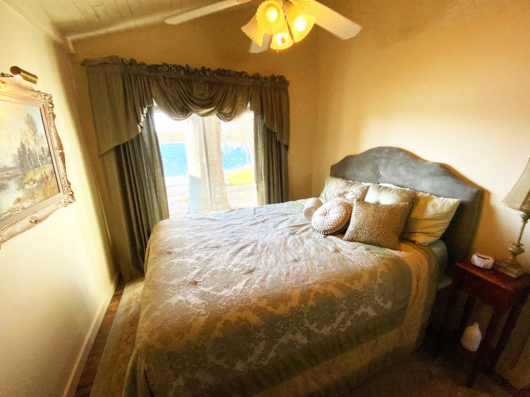 Cozy third bedroom main level