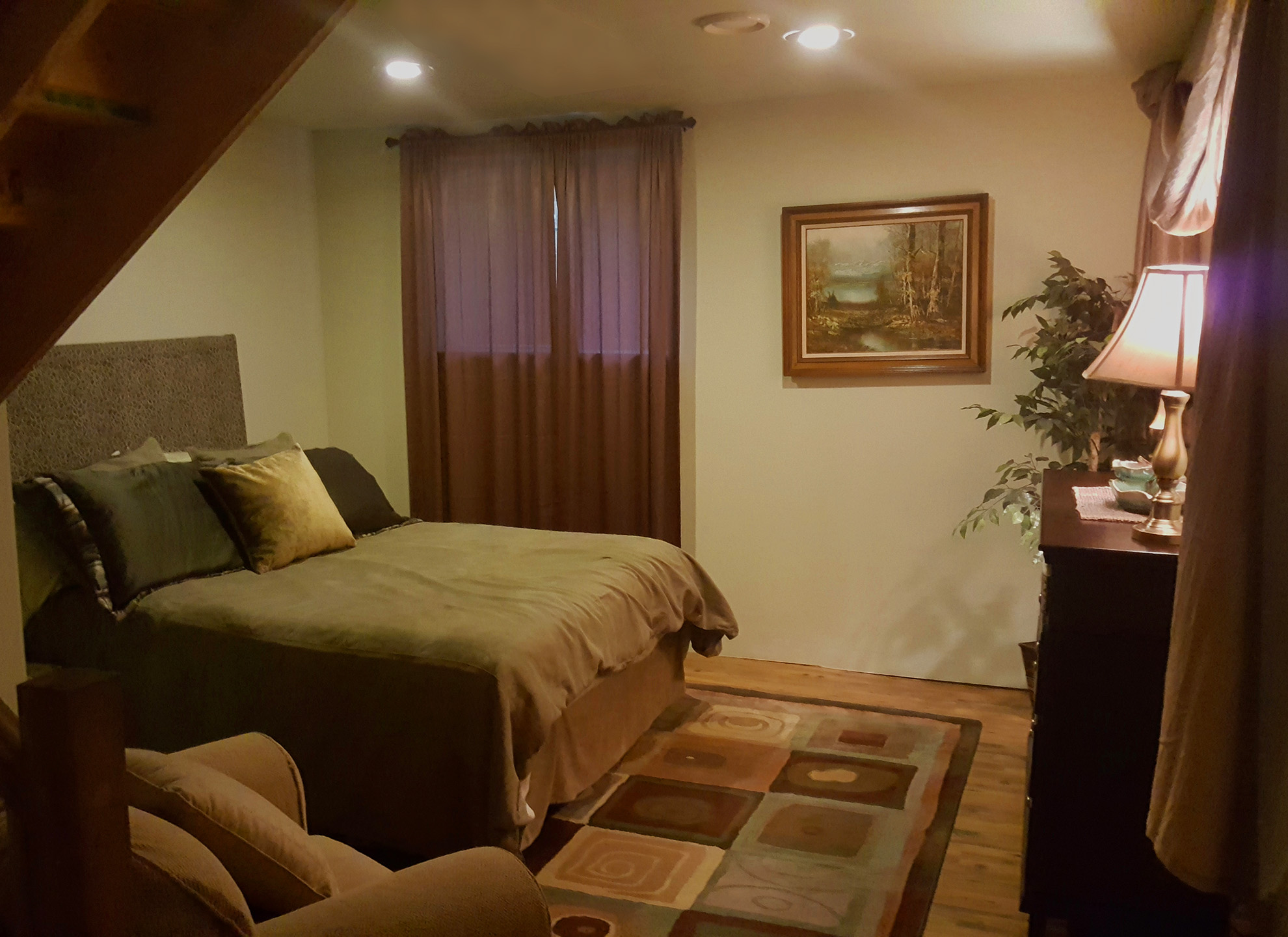 Lower level sleeping area