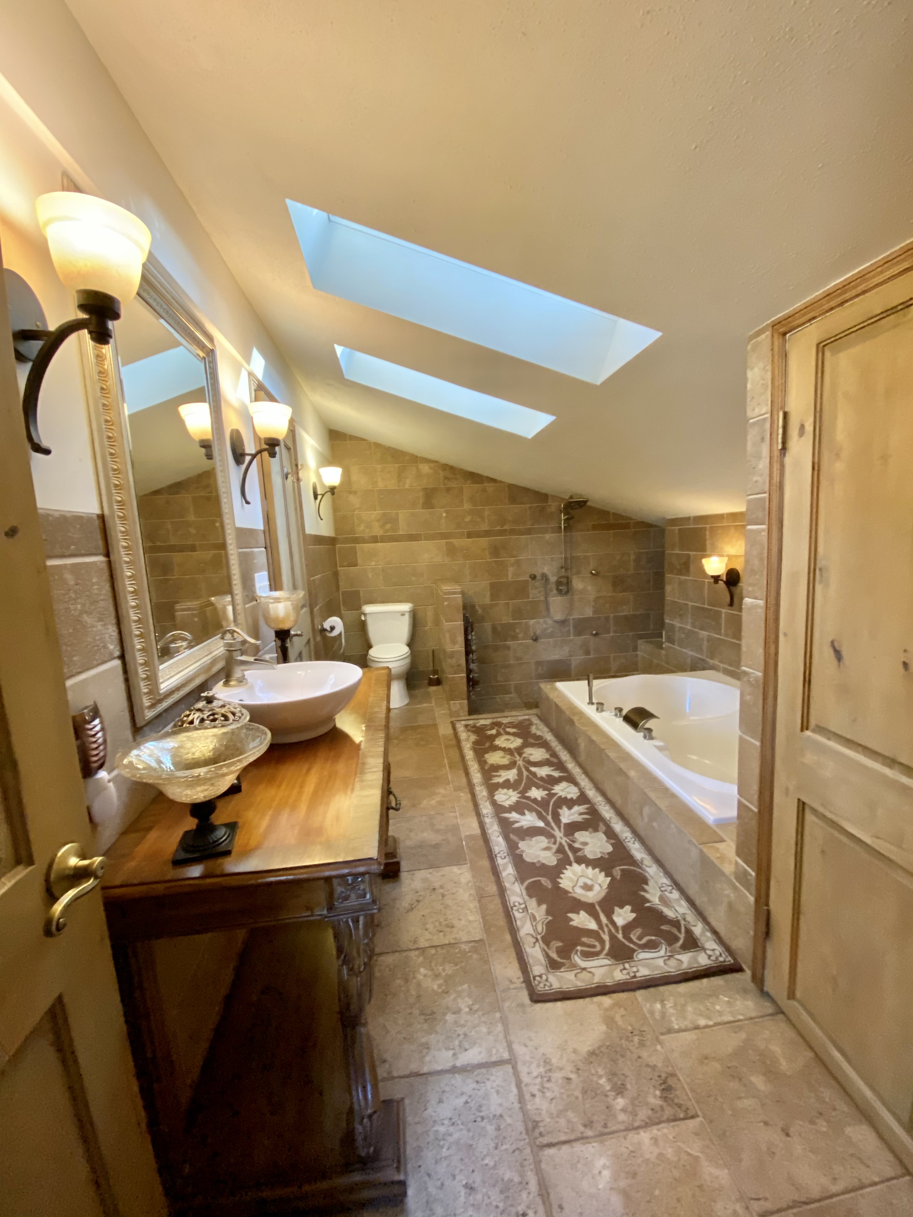 Upper level bath